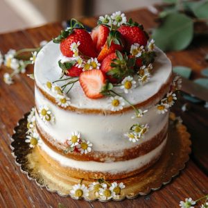 baked-strawberry-cake-8ltrmqfedkq